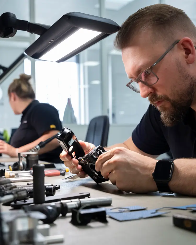 维修&保养 - 在全球范围内，完美地保养和维修您的徕卡产品